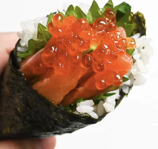 Ikura Hand Roll